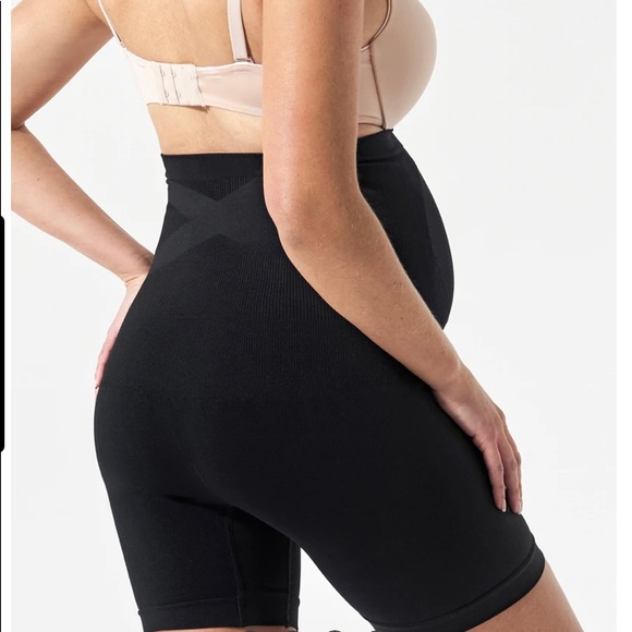 ๐ SOLD ๐ BLANQI Everyday Bike Short with Back Support - Picture 2 of 7